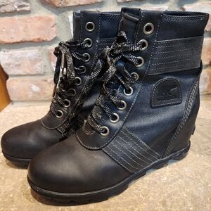 Sorel Lexie Women's Black Lace-up Wedge Boots - Size 8.5